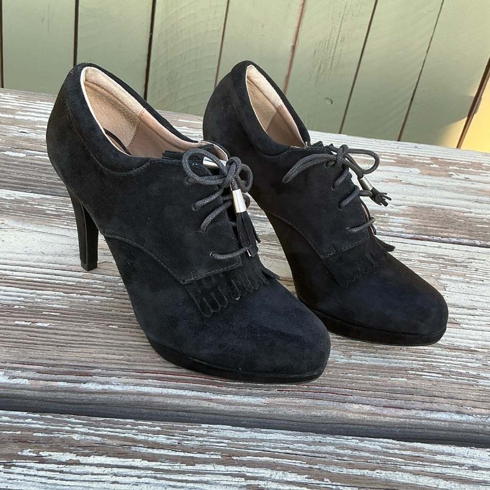 ADRIENNE VITTADINI BLACK SUEDE LEATHR PUMPS MULES OXFORD HEEL FRINGE TASSELS - Picture 6 of 9